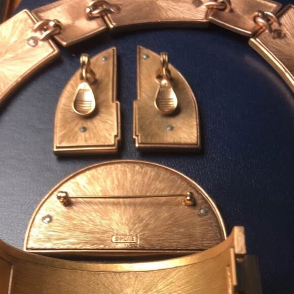 BOOK PIECE - Vintage Monet Rose Gold & Aurora Borealis Tympany Collar - FULL SET - Picture 4 of 8